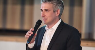 Wie entwickelt sich Rentfort weiter? Großer Andrang beim Infoabend mit Dr. Volker Kreuzer