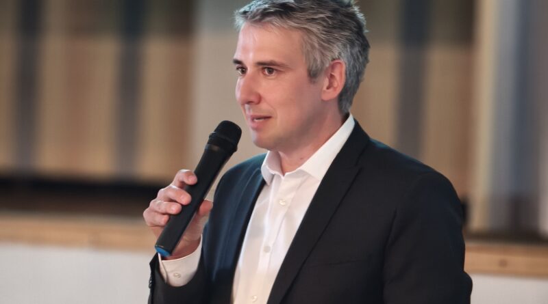 Wie entwickelt sich Rentfort weiter? Großer Andrang beim Infoabend mit Dr. Volker Kreuzer